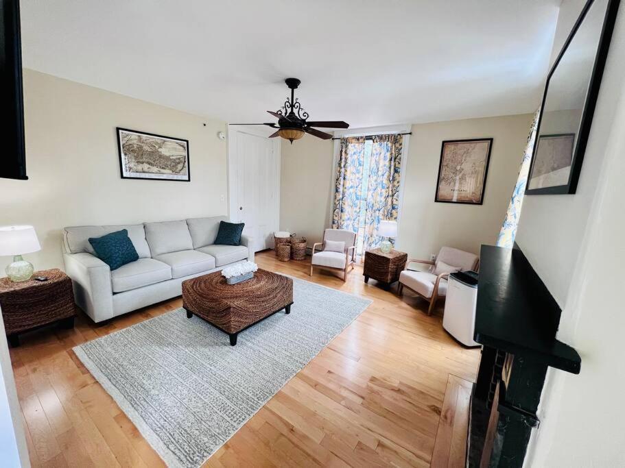 Historic Corner Apartment With Patio & Off Street Parking Portland Exterior foto
